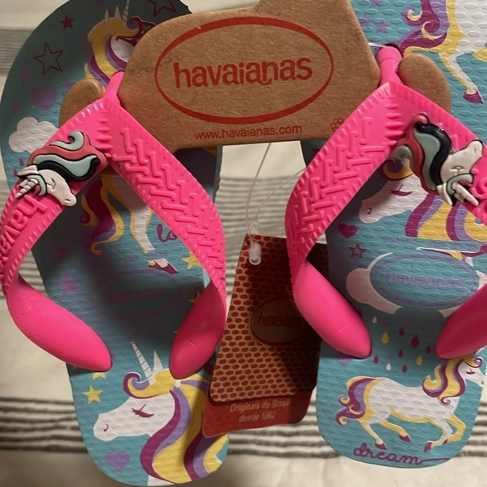 NWT Havaianas Unicorn Flip Flop Sandals 9